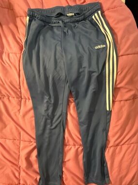 Women’s Adidas joggers XL